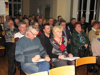 Na zebraniu omówionio najistotniejsze sprawy. 